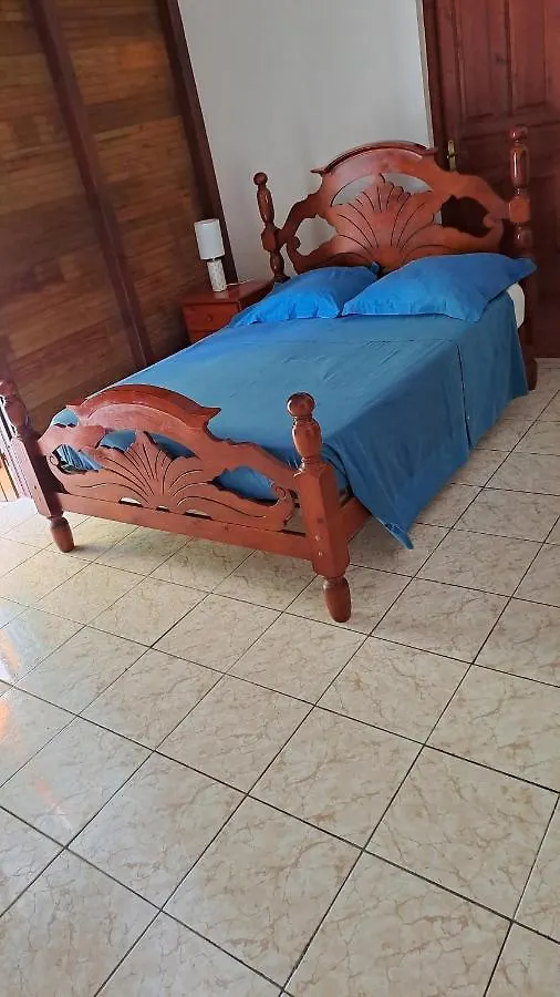 Chez Chantal Et Serge Villa Bouillante
